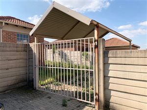2 Bed House in Olievenhoutbosch