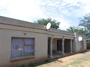 4 Bed House in Meyerton Park