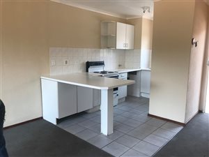 2 Bedroom Cluster in Waterkloof Heights