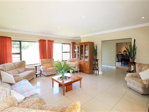 6 Bed House in Blue Bend