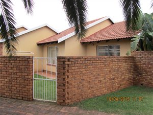 2 Bedroom Townhouse in Bonaero Park