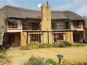 594 ha Smallholding in Glen Austin AH