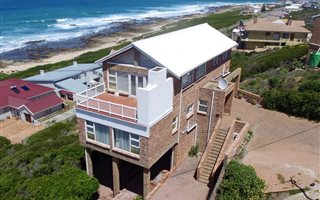 3 Bedroom House in Jongensfontein