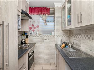 2 Bed Apartment in Weavind Park