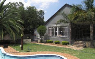 5 Bedroom House in Parkhill Gardens