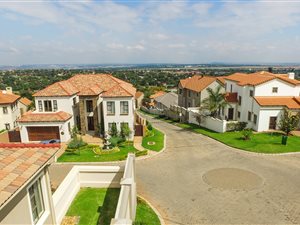 3 Bed House in Rietvalleirand