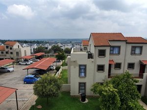 3 Bed Townhouse in Paulshof