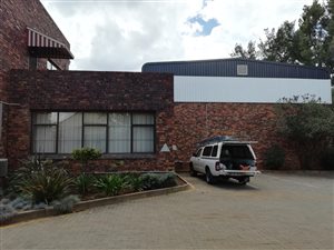 843 m² Industrial space in Stormill