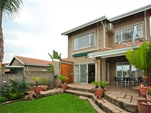 3 Bedroom Duplex in Bedford Park