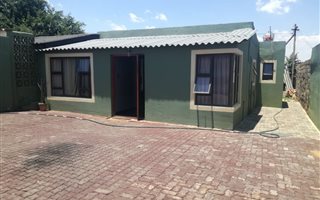 2 Bedroom House in Mofolo Central