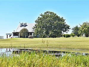 3.3 ha Farm in Bredasdorp