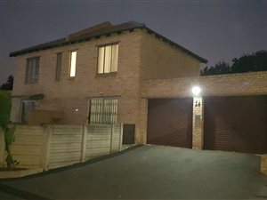 2 Bed Townhouse in Allens Nek