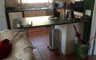 1 Bedroom Garden Cottage in Wendywood