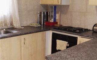 2 Bedroom House in Die Hoewes
