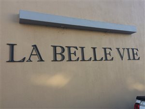2 Bed Apartment in Klein Welgevonden