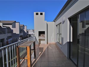 2 Bed Apartment in Burgundy Estate
