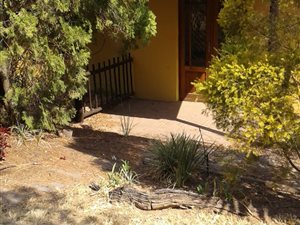 2 Bed Garden Cottage in Laezonia