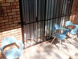 2 Bed Townhouse in Westdene