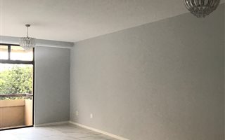 3 Bedroom Apartment in Melrose