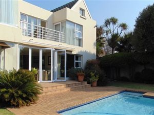 4 Bed Townhouse in Bedfordview