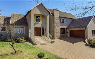 4 Bedroom House in Rietvlei Heights Country Estate