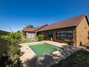 4 Bed House in Mayberry Park