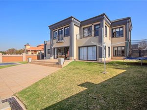 4 Bed House in La Como Lifestyle Estate