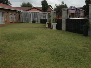 3 Bed House in Lennoxton