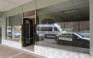 220 m² Office Space in George Central
