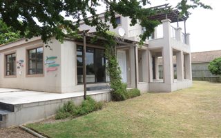 4 Bedroom House in Santareme
