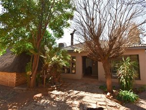 5 Bed House in Risiville