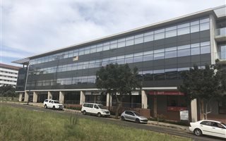 688 m² Commercial space in New Town Centre