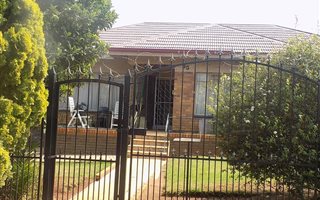 5 Bedroom House in Dawnview