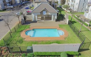 2 Bedroom Apartment in Klippoortje