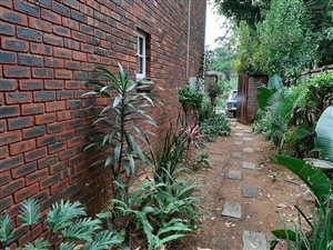 3 Bed Apartment in Glen Hills
