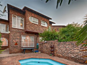 3 Bed Townhouse in Edenglen