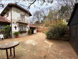 3 Bed House in Egerton