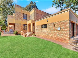 4 Bed House in Florida Glen