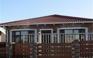2 Bedroom House in Fairview