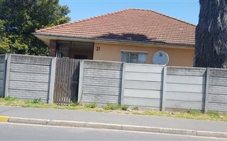 3 Bedroom House in Belmont Park