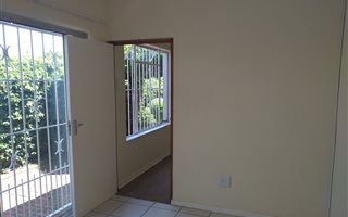 1 Bedroom Garden Cottage in Cresta