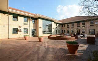 150 m² Commercial space in Sunninghill