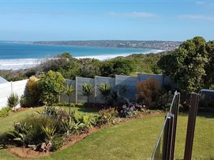 4 Bed House in Boggomsbaai