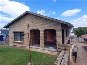 7 Bed House in Forderville