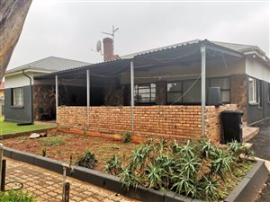 3 Bed House in Daggafontein