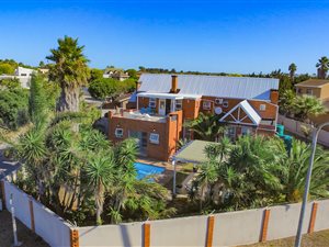 4 Bed House in Summerstrand