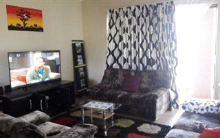 2 Bedroom Flat in Azaleapark