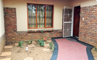 4 Bedroom House in Dorandia