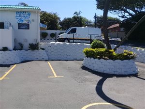 327 m² Retail Space in Shelly Beach