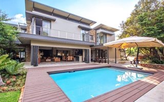 5 Bedroom House in Silver Lakes Golf Estate